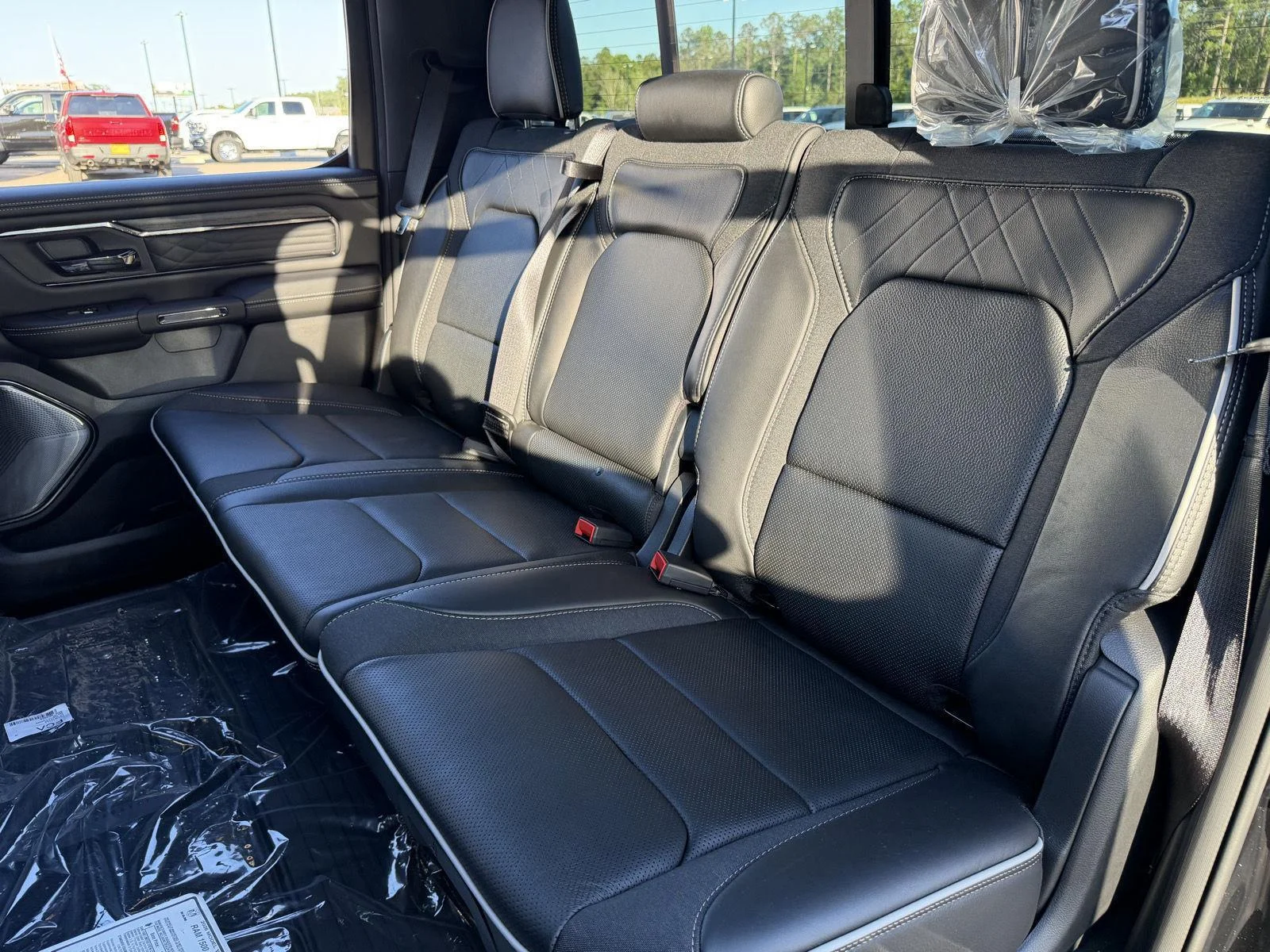 New 2026 Diamond Black Crystal Pearl-Coat Exterior Paint RAM Limited image 18