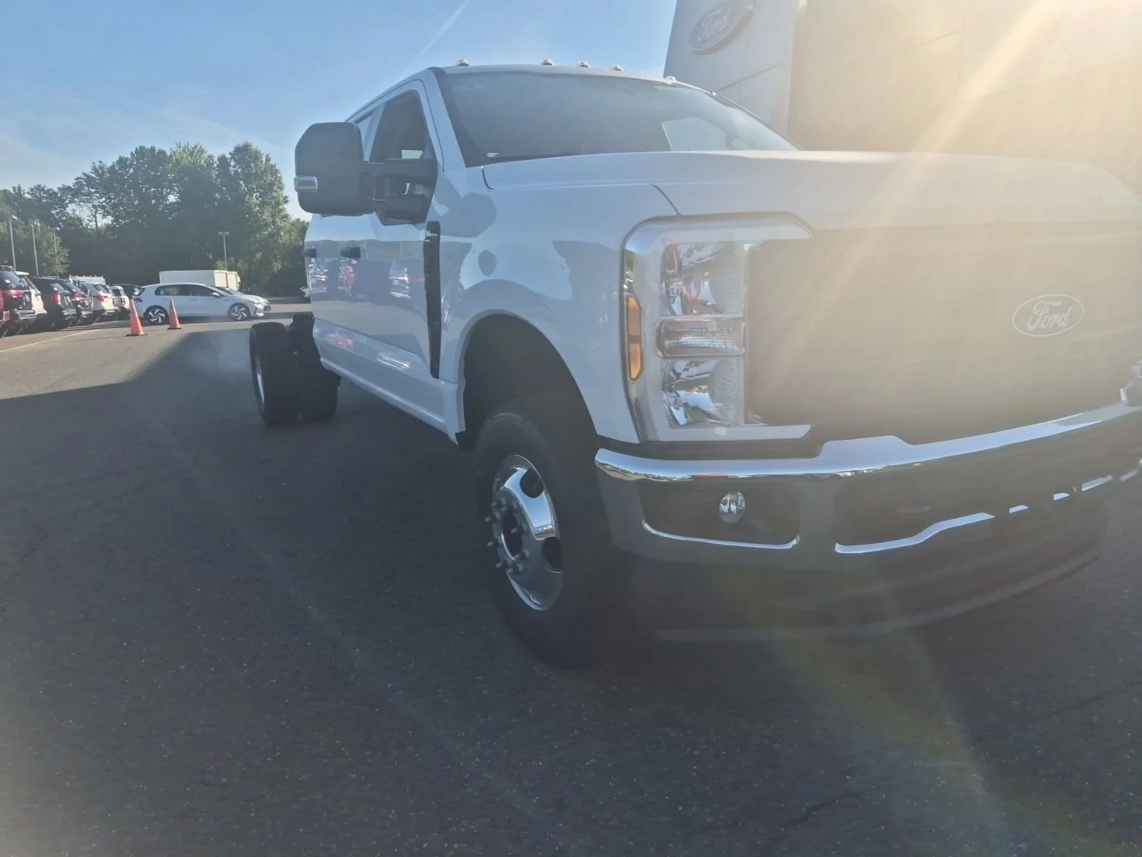 New 2027 Oxford White Ford XL image 6