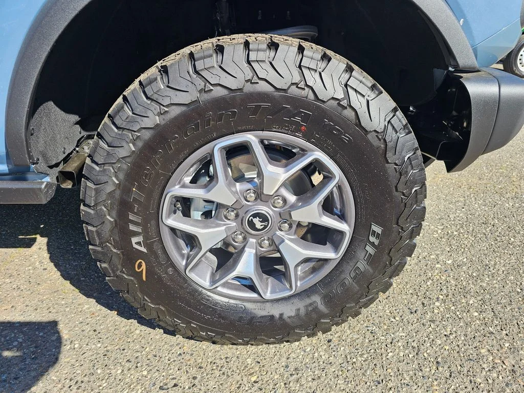 New 2025 Azure Gray Metallic Tri-Coat Ford Badlands® image 9