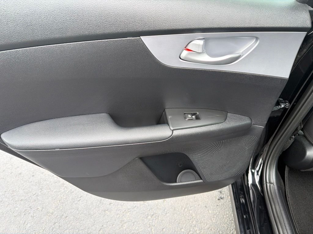 Used 2024 Black Kia LXS image 12