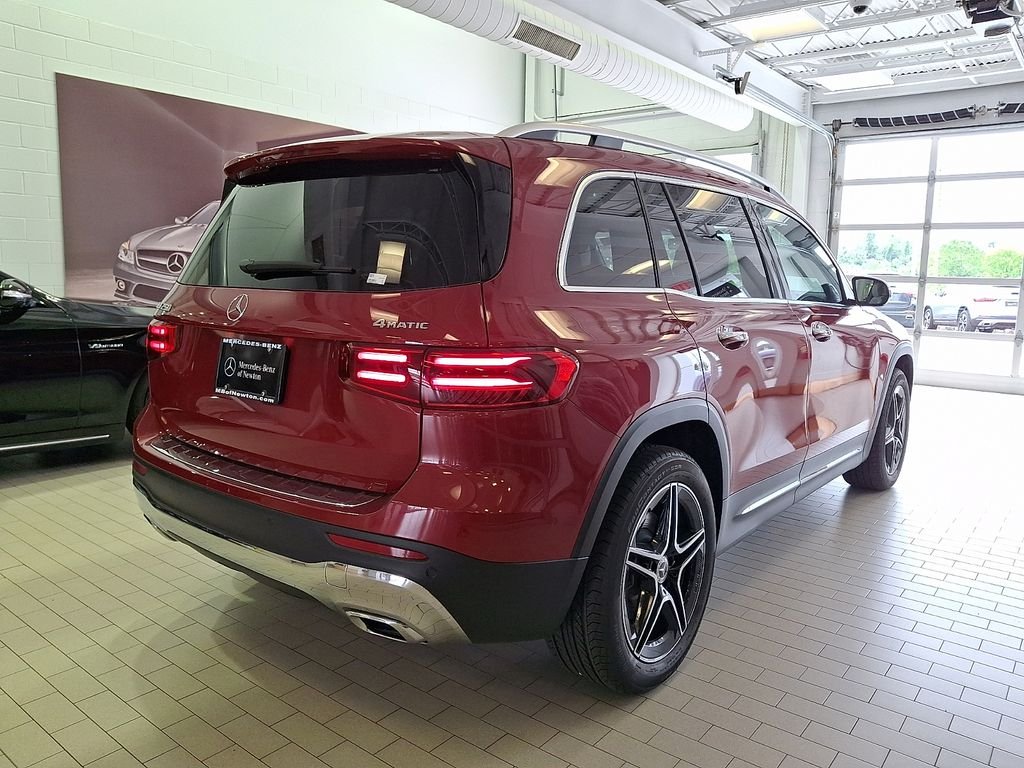 New 2026 MANUFAKTUR Patagonia Red Metallic Mercedes-Benz GLB 250 image 4