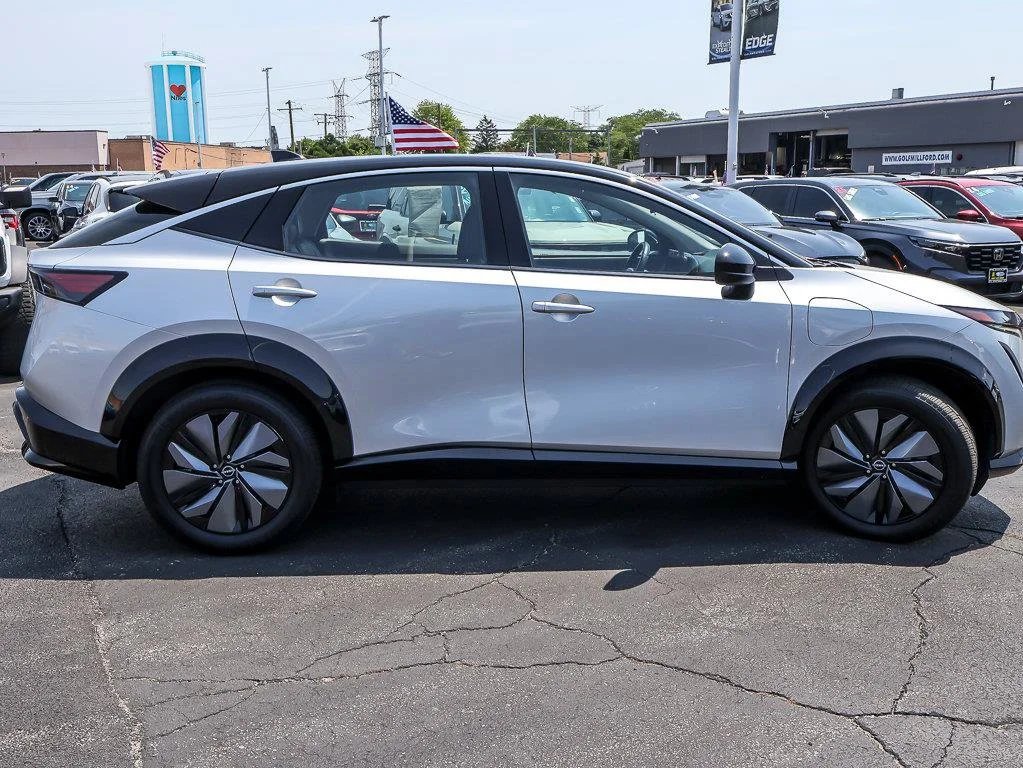 Used 2023 Brilliant Silver Metallic/Black Diamond Pearl Nissan ENGAGE image 10