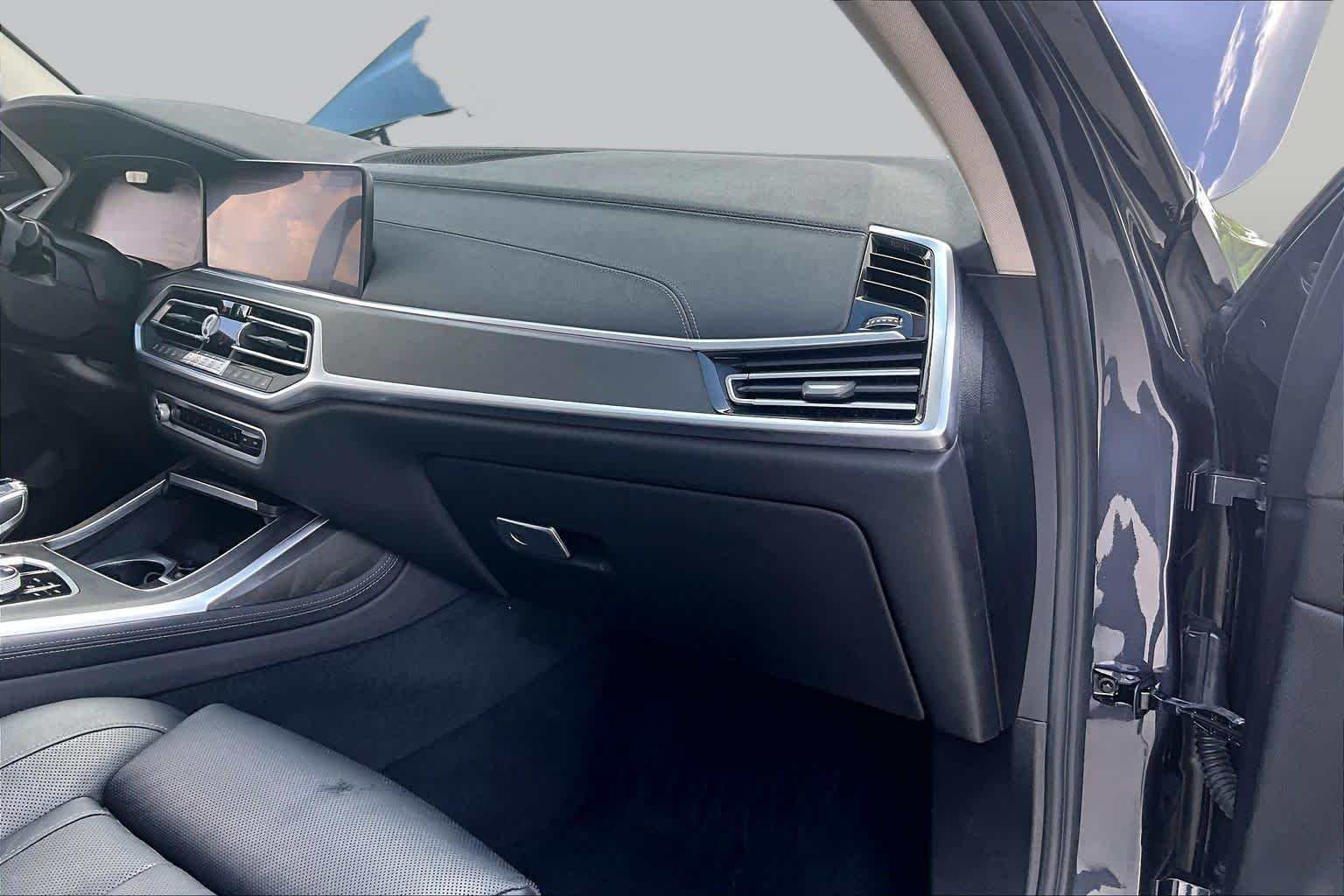Used 2020 Arctic Gray Metallic BMW xDrive40i image 17
