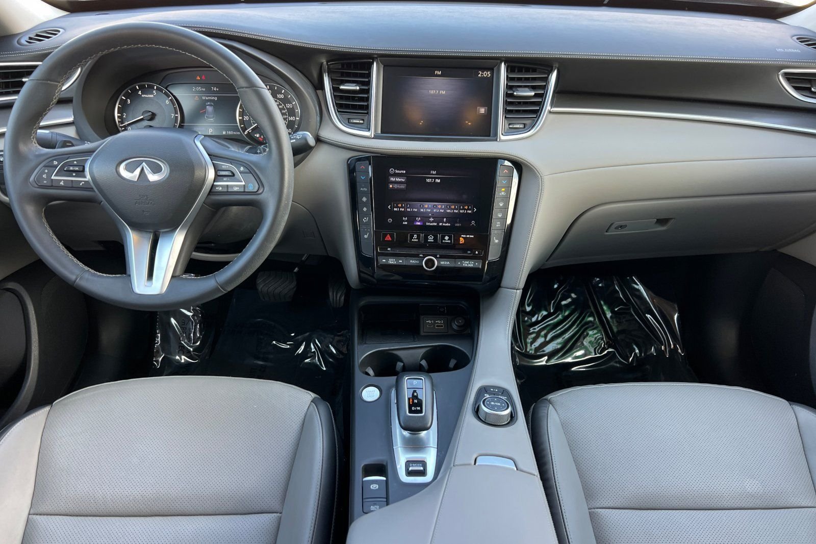 Used 2023 Graphite Shadow INFINITI LUXE image 3