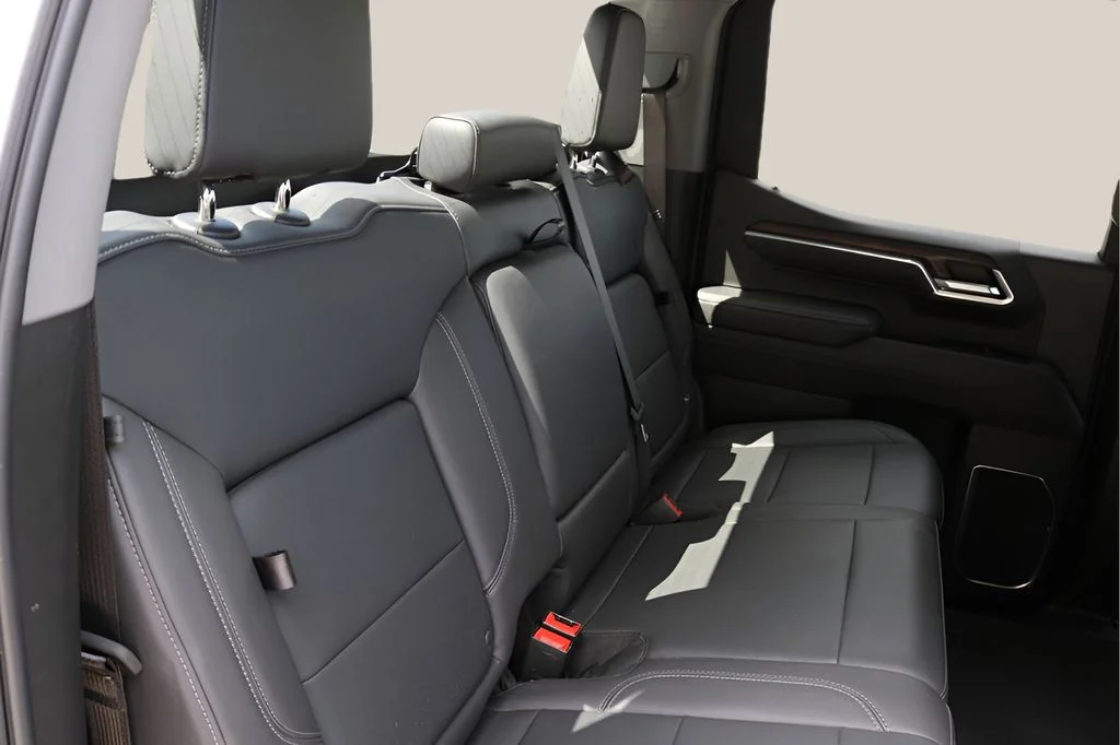 Used 2025 Silver GMC SLT image 17
