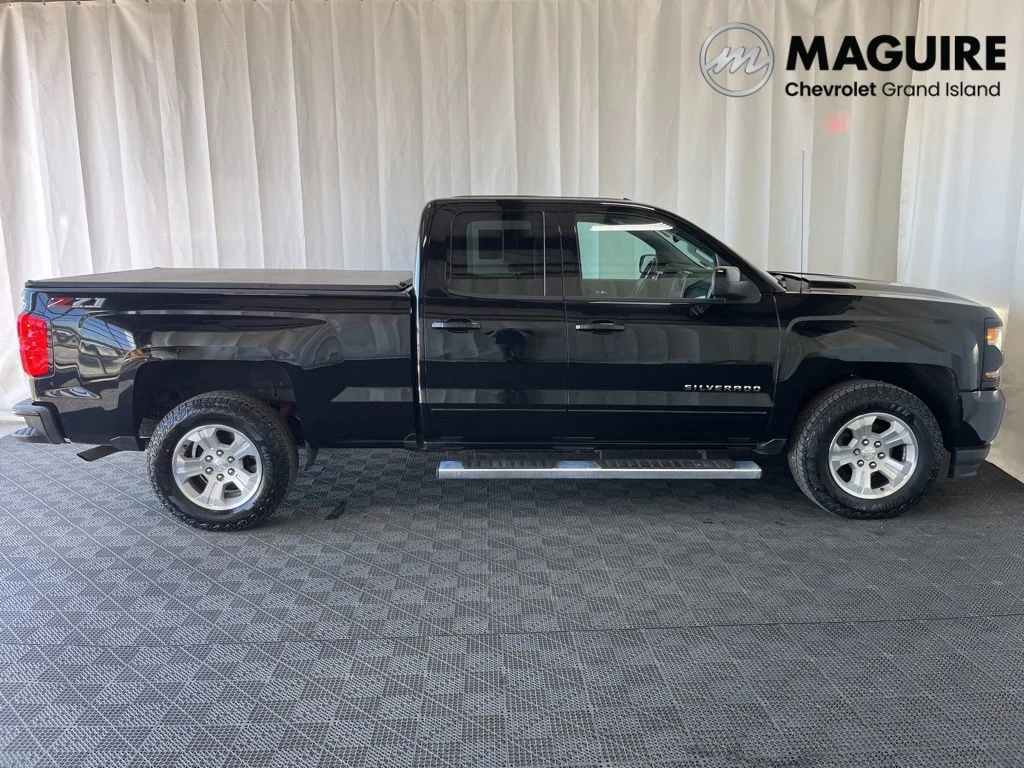 Used 2018 Black Chevrolet LT image 2