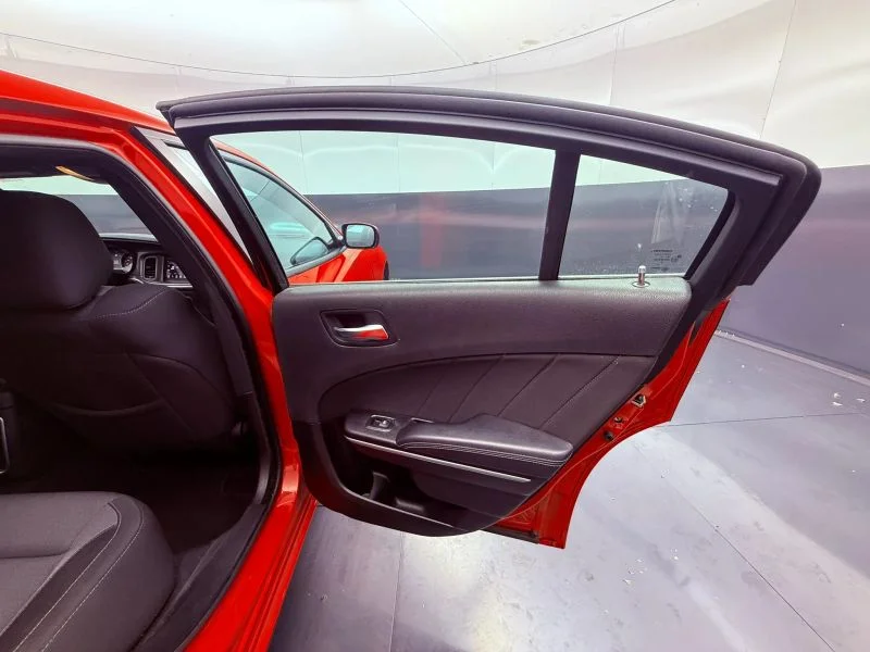 Used 2022  Dodge SXT Sedan 4D image 16