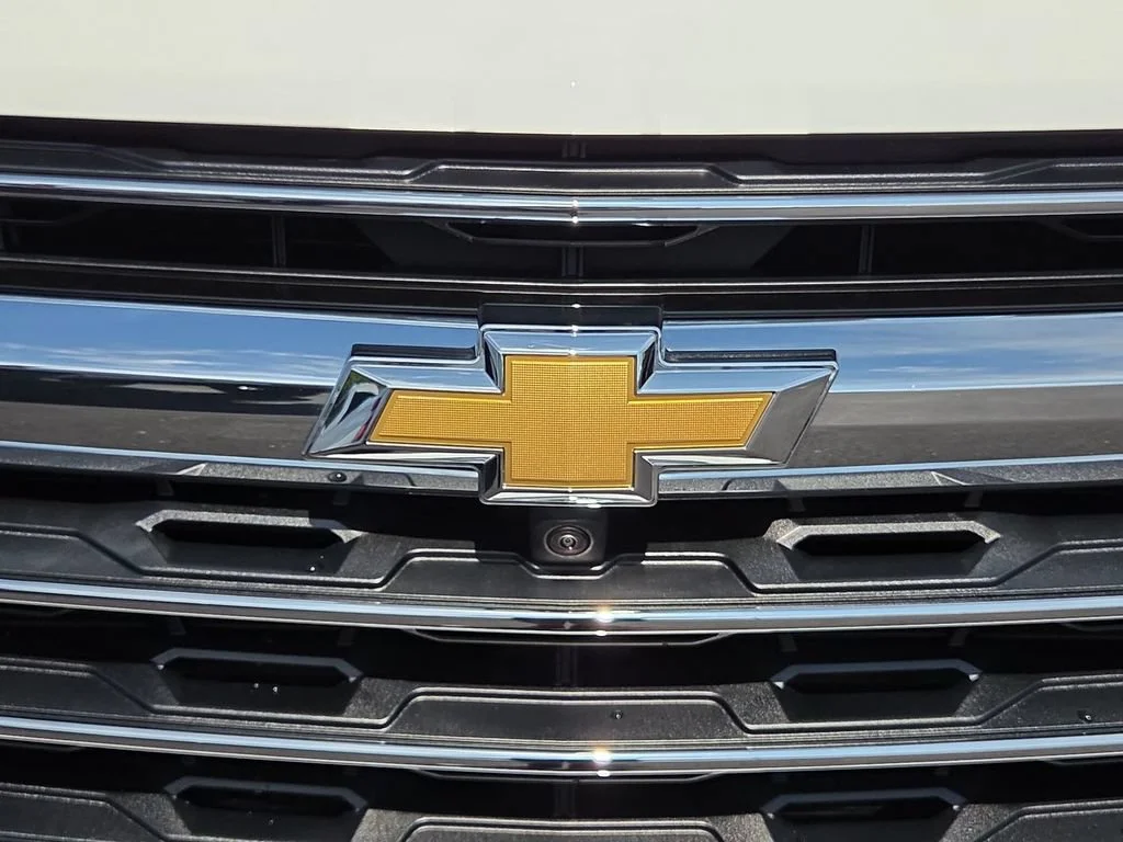 New 2026 Summit White Chevrolet LT image 23