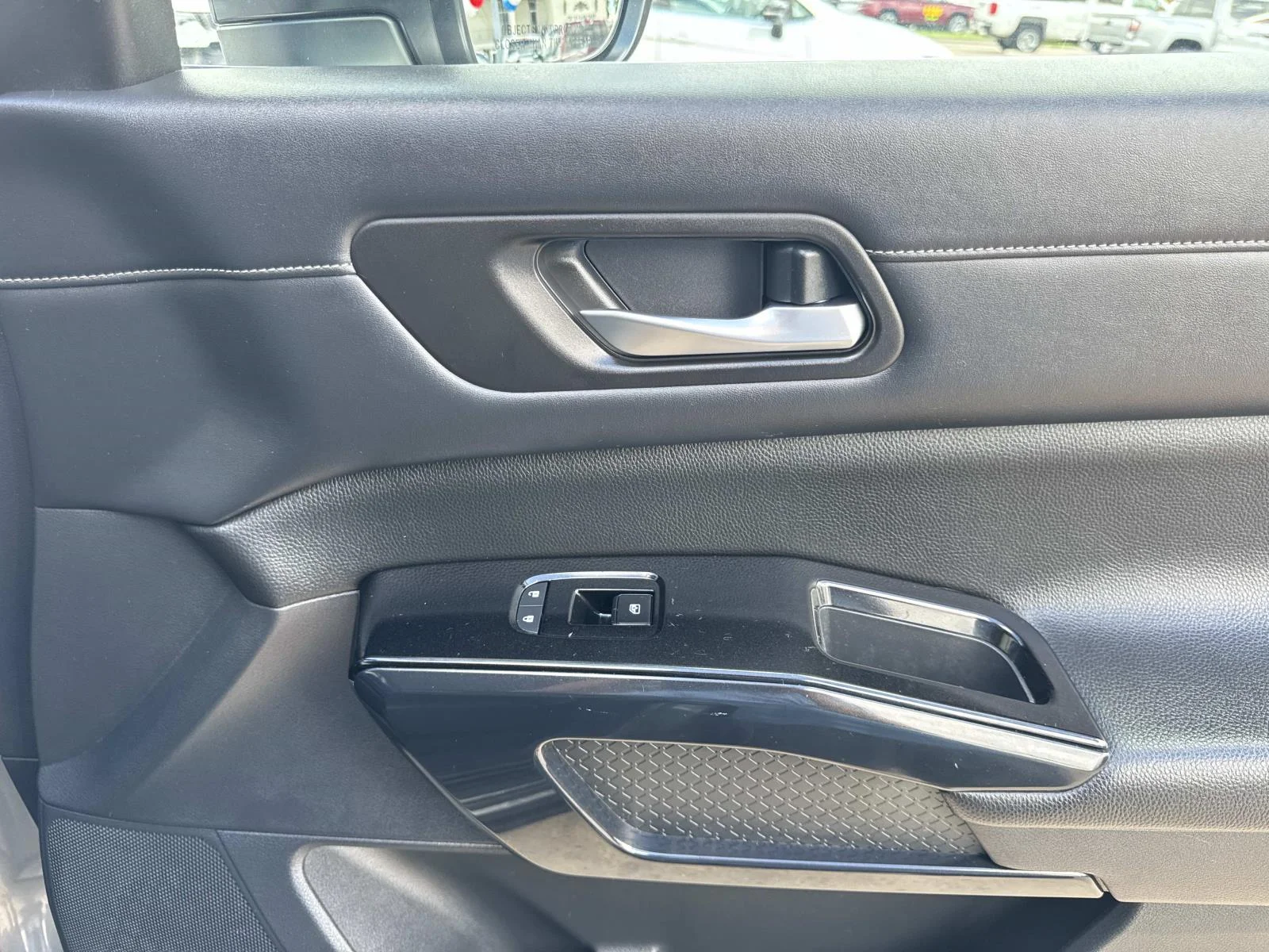 Used 2022 Gun Metallic Nissan S image 14