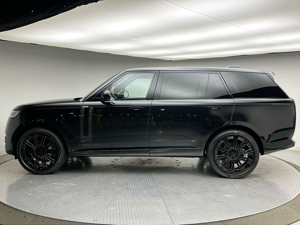 New 2026 Santorini Black Land Rover SE image 2