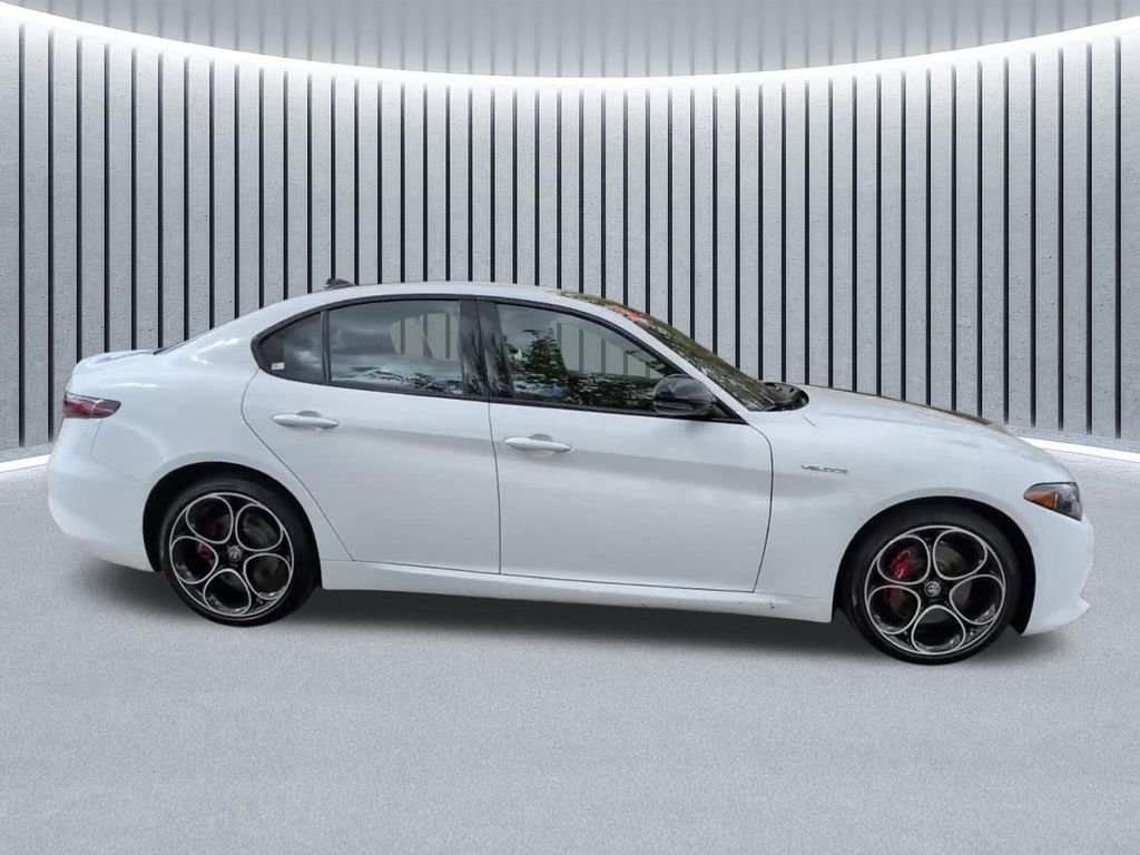 Used 2024 White Alfa Romeo Veloce image 4