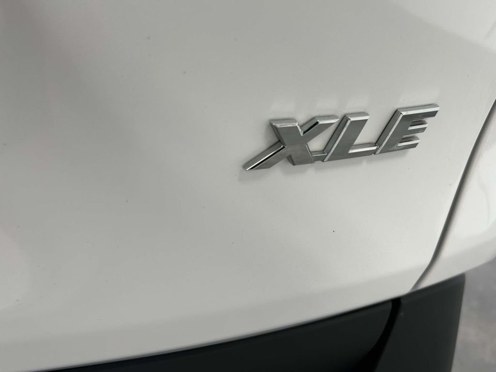 Used 2025 White Toyota XLE image 11