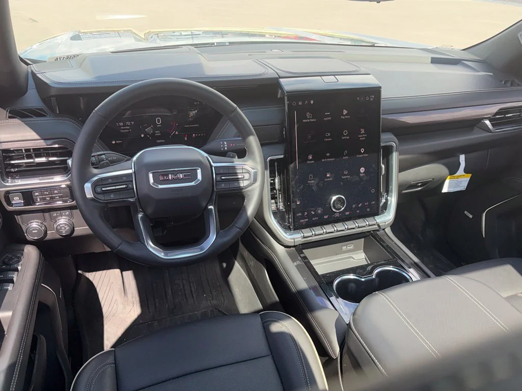 Used 2025 Sterling Metallic GMC Elevation image 5
