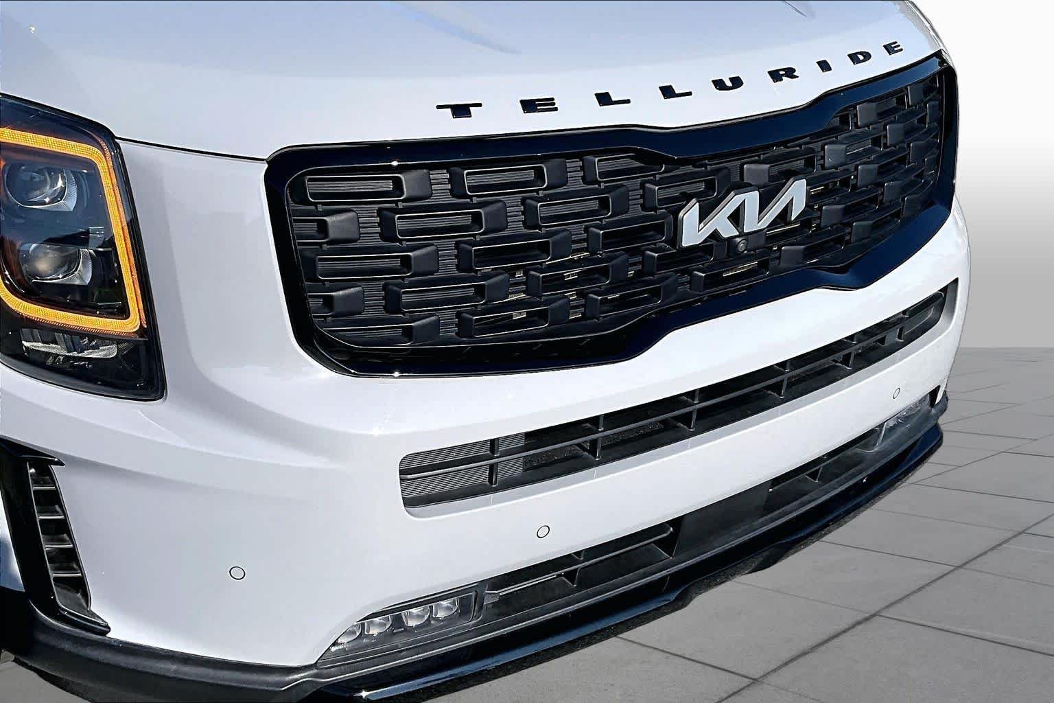Used 2022 Wolf Gray Kia SX image 30