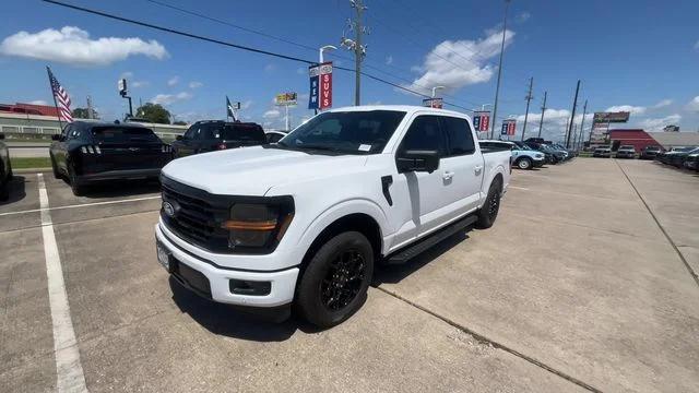 New 2026 Oxford White Ford XLT image 6