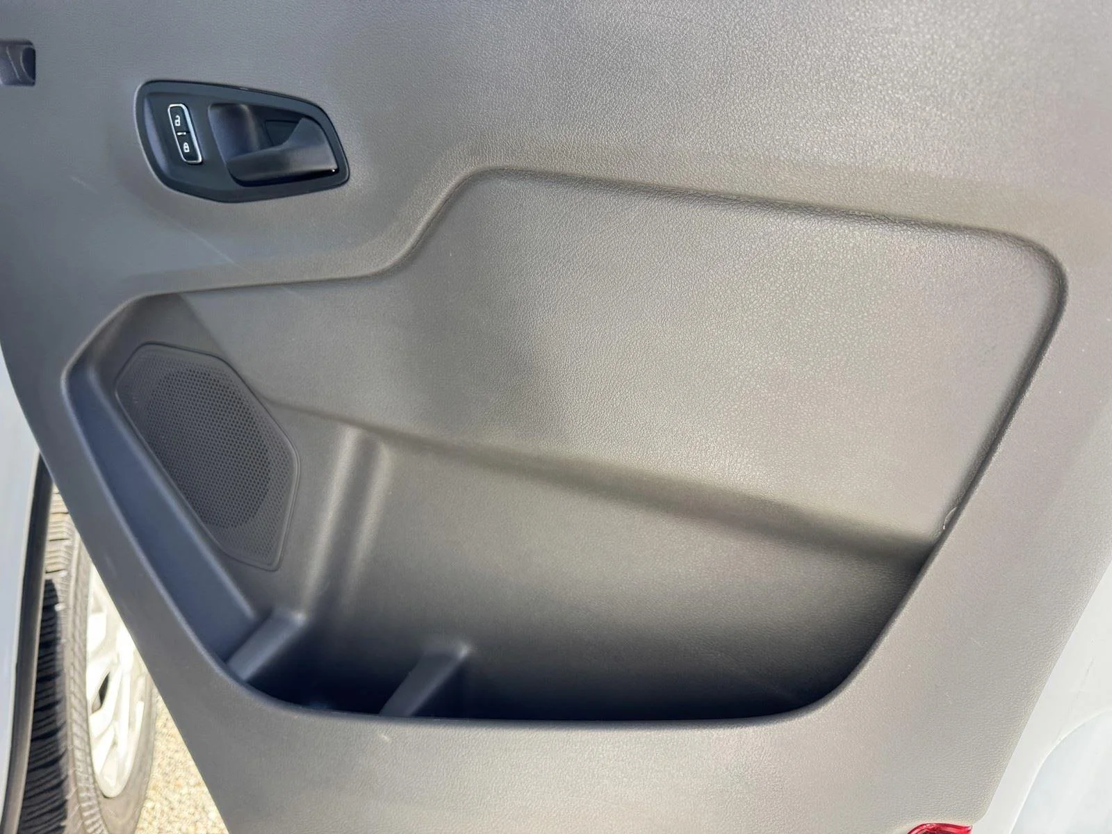 Used 2024 Oxford White Ford 250 image 9