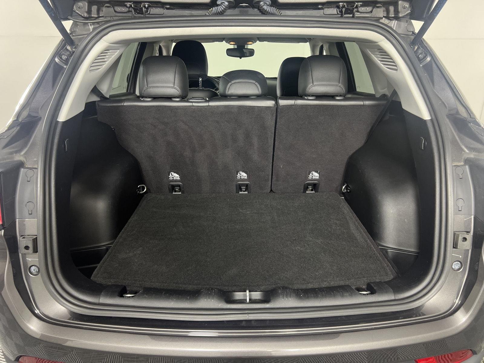 Used 2018 Granite Crystal Metallic Clearcoat Jeep Latitude image 20