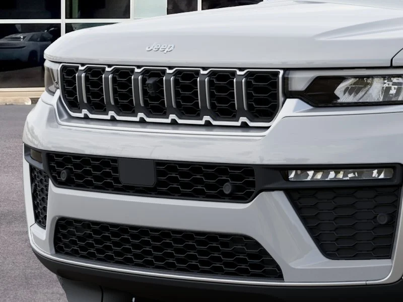 New 2026 Bright White Clear-Coat Exterior Paint Jeep Limited image 40
