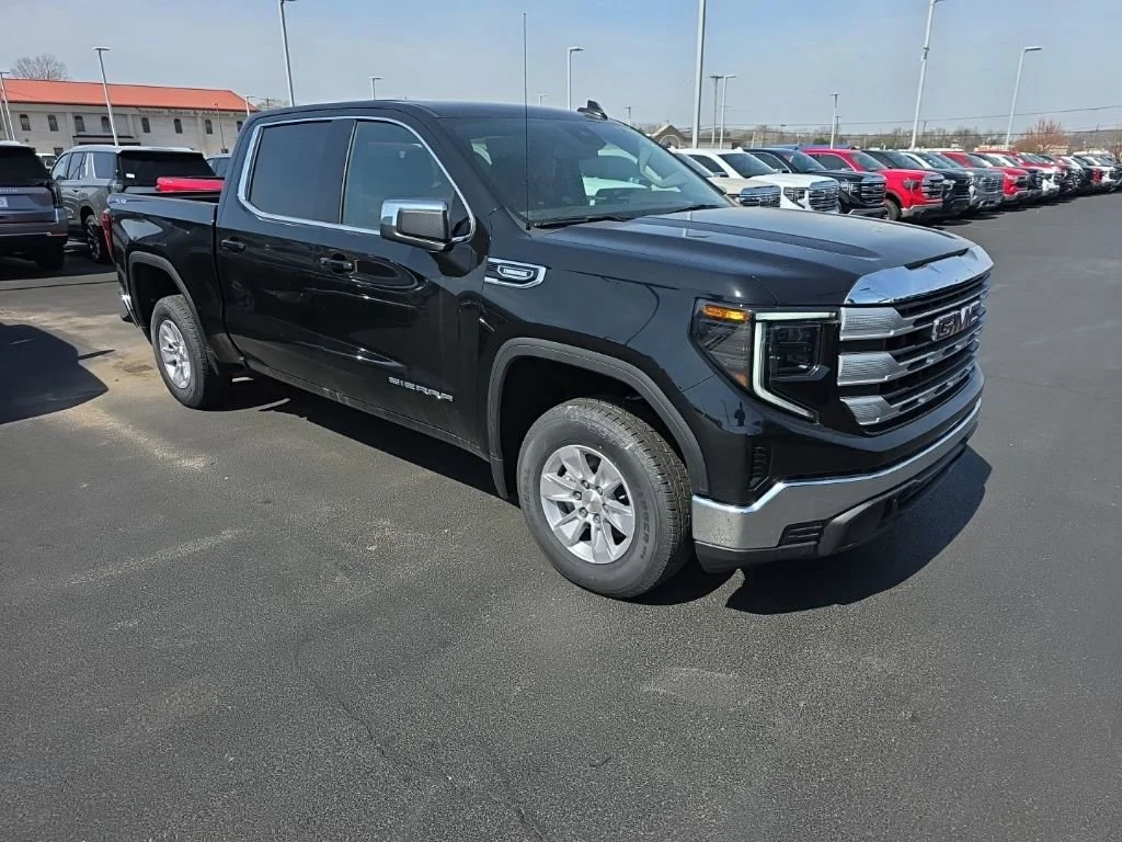 2026 GMC Sierra 4WD Crew Cab Short Box SLE's photo