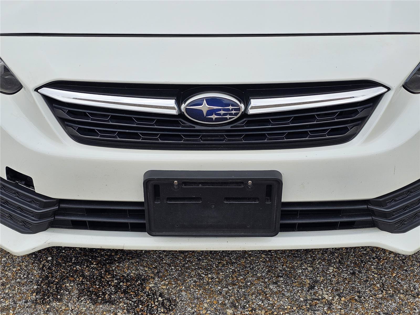 Used 2022 Crystal White Pearl Subaru  image 3