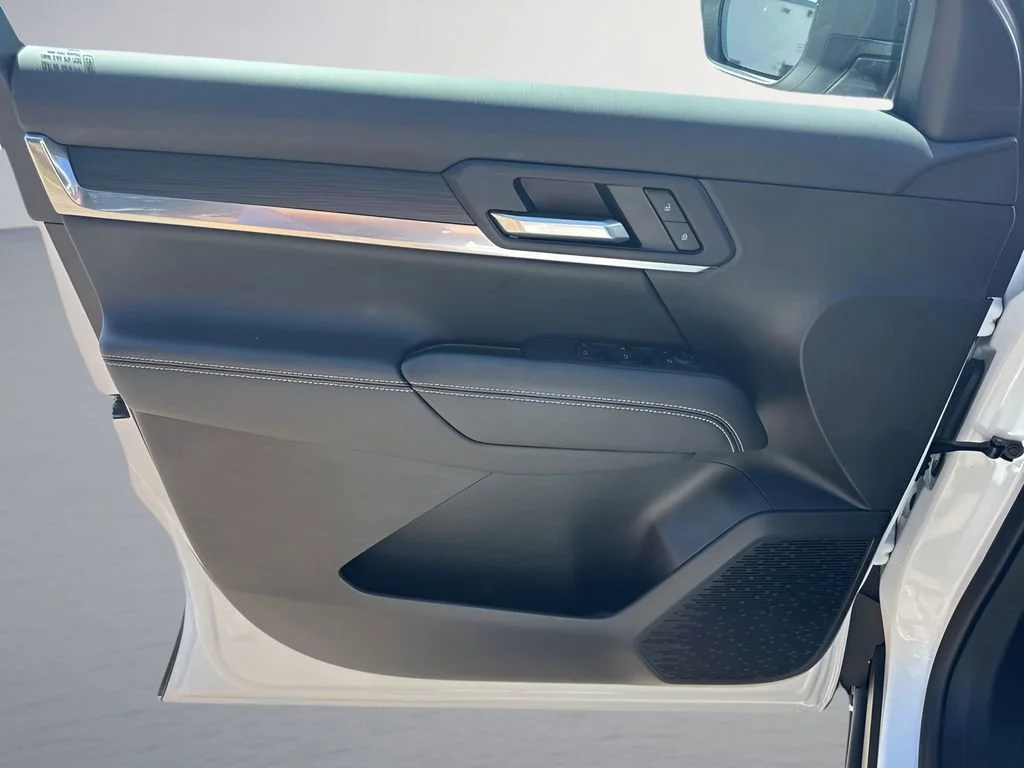 Used 2026 Summit White GMC Elevation image 27