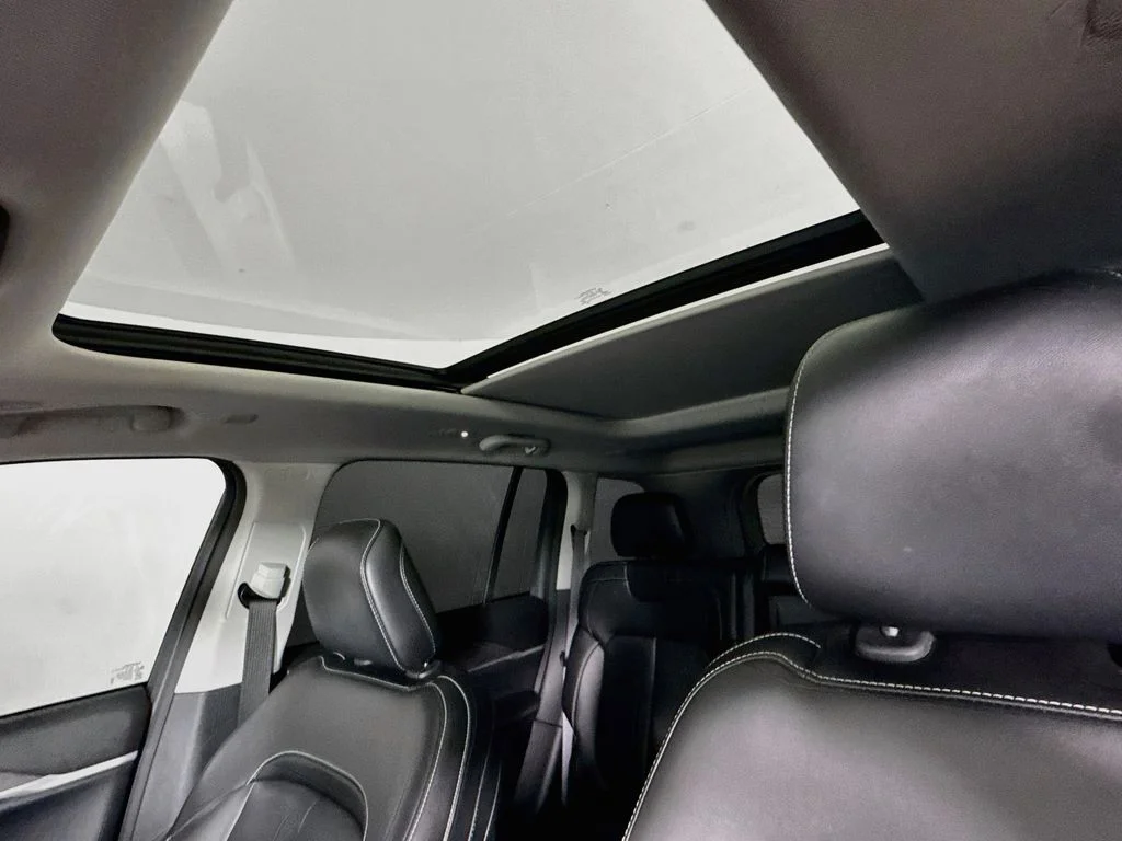 Used 2023 White Jeep 4xe image 22