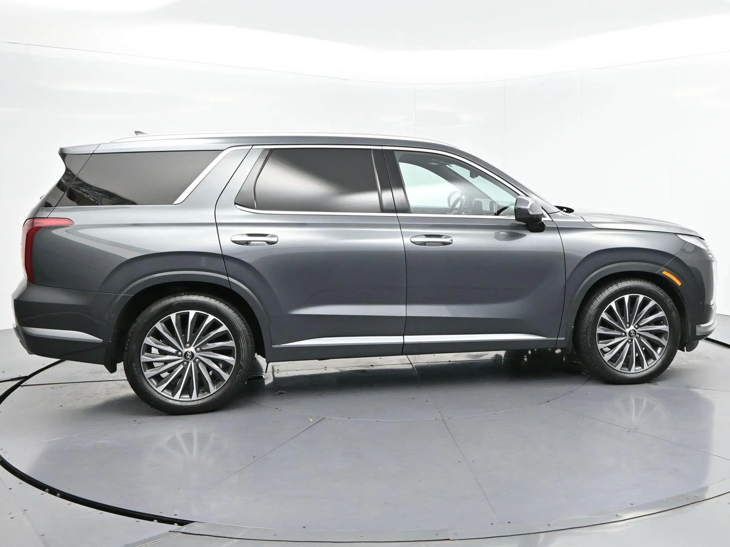 Used 2023 Steel Graphite Hyundai Calligraphy image 8