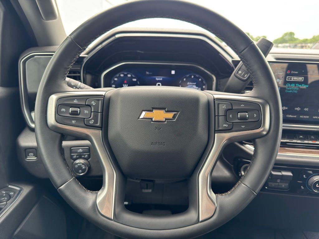 Used 2023 Dark Ash Metallic Chevrolet LT image 17