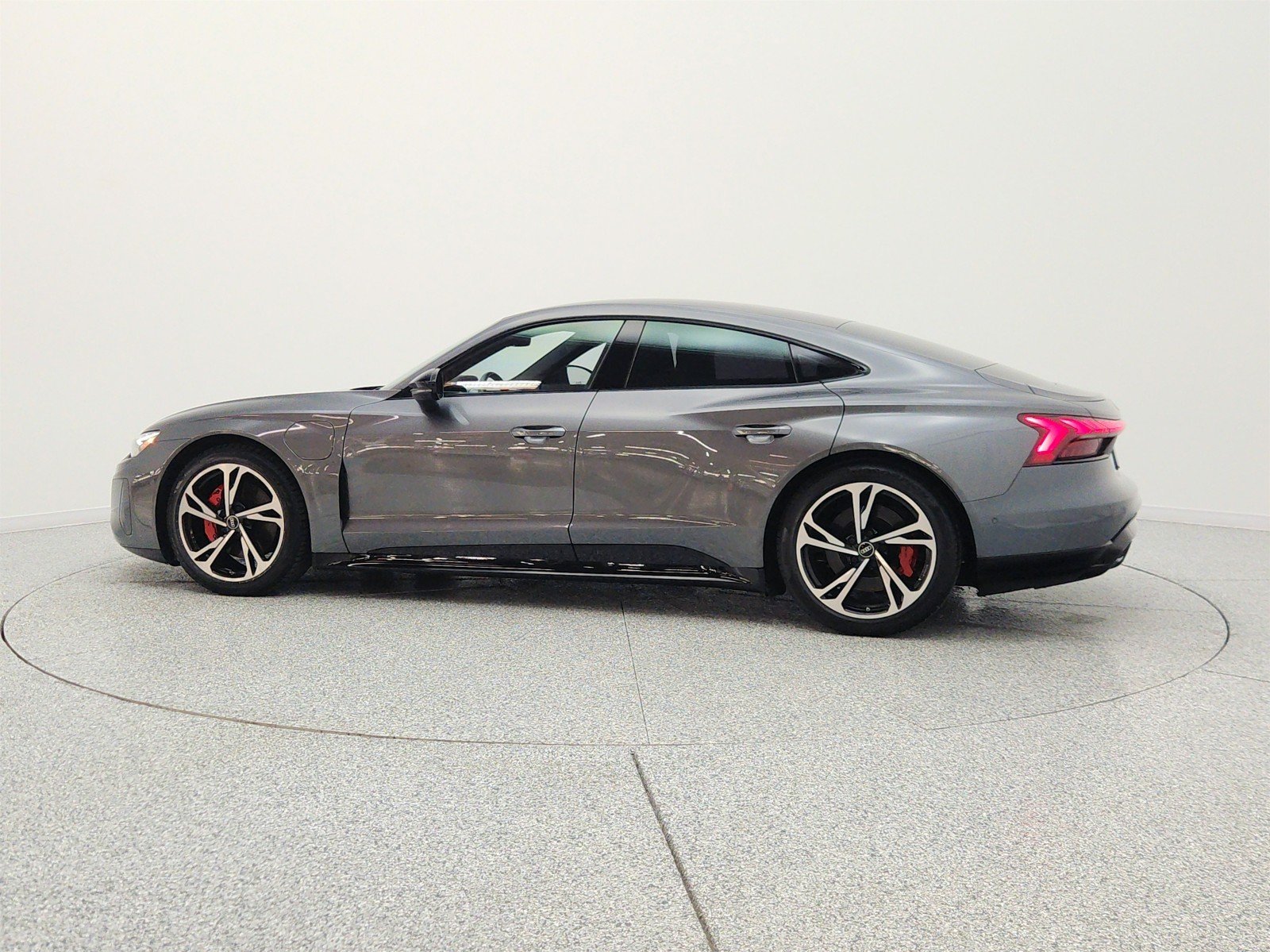 Used 2022 Daytona Gray Pearl Effect Audi Prestige quattro image 8