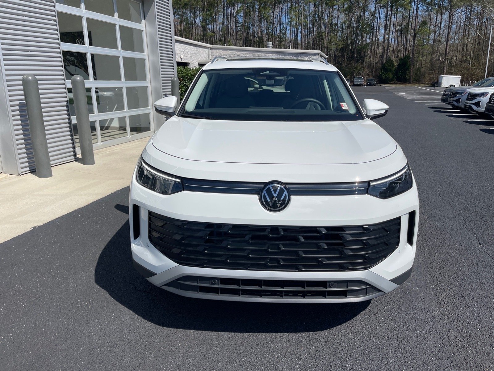 New 2026 Pure White 0q0q Volkswagen SE 4Motion image 2