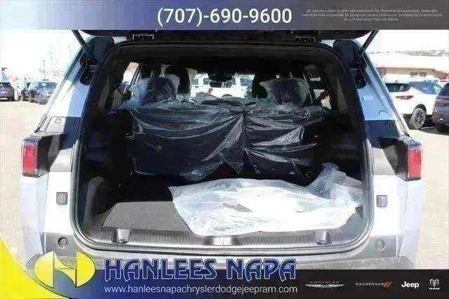 New 2026 Silver Zynith Clear-Coat Exterior Paint Jeep Laredo image 10