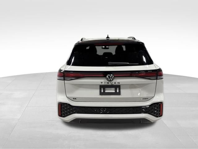 New 2026 Silver Volkswagen 2.0T SE R-Line Black image 4