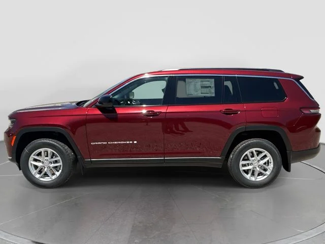 New 2026 Velvet Red Pearl-Coat Exterior Paint Jeep Laredo image 7