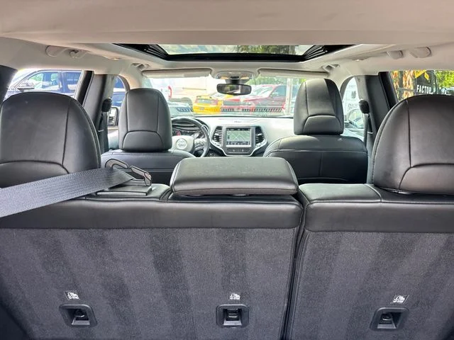Used 2021 Green Jeep Trailhawk image 33