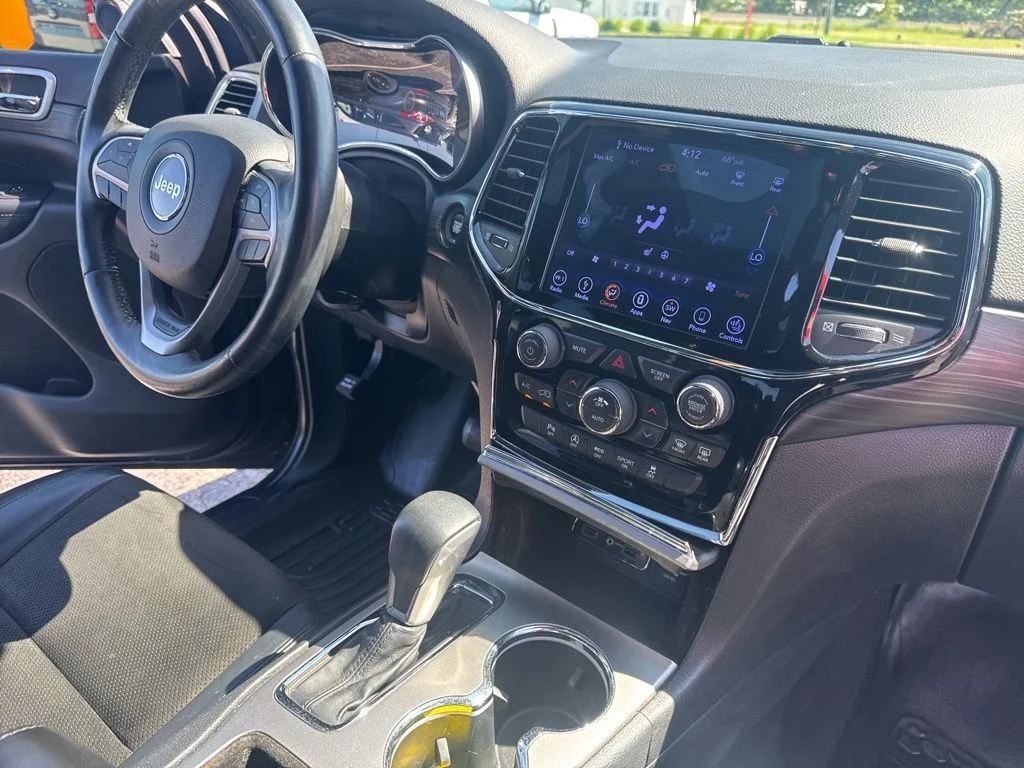 Certified Used 2019 Diamond Black Jeep Altitude image 38