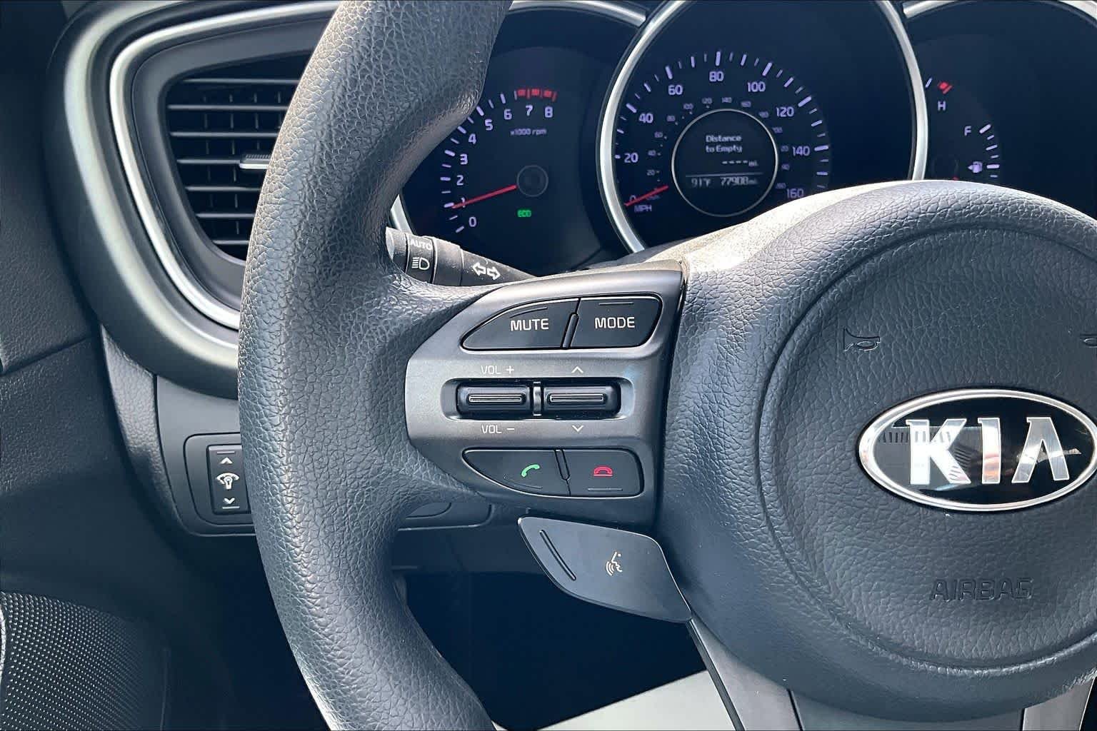 Used 2015 Sparkling Silver Kia LX image 24