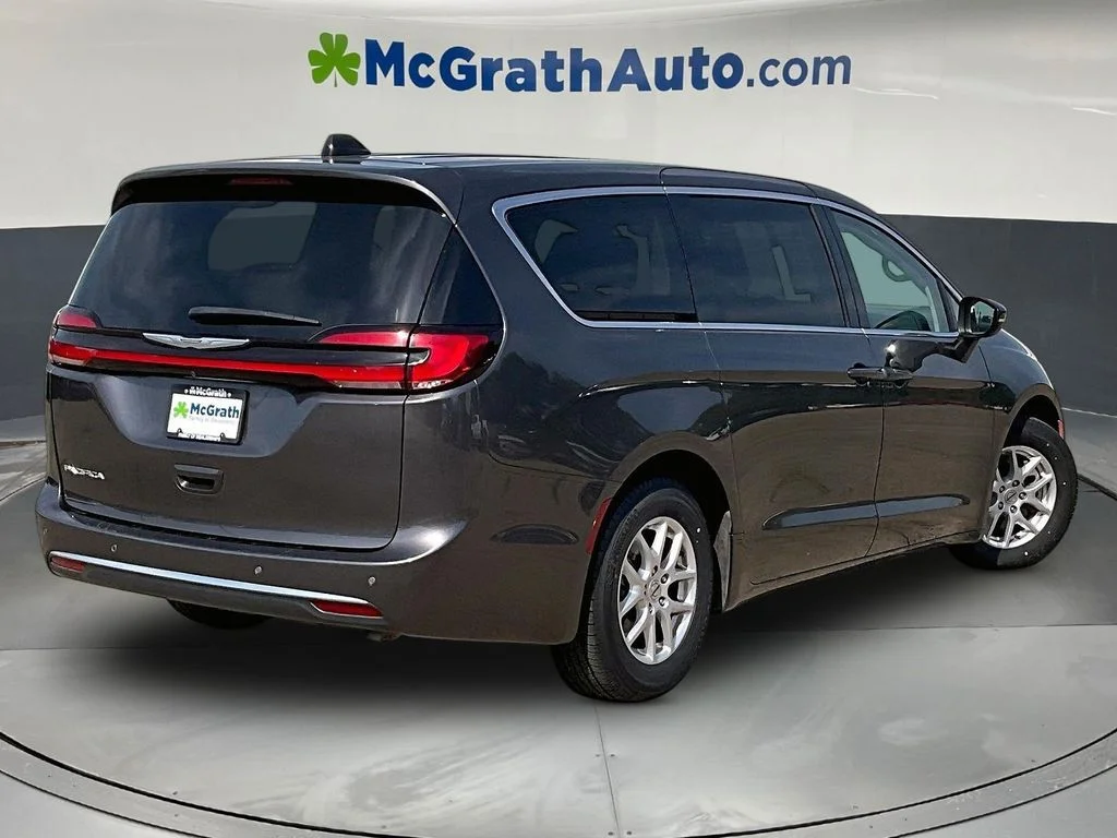 Used 2023 Gray Chrysler Touring L image 7