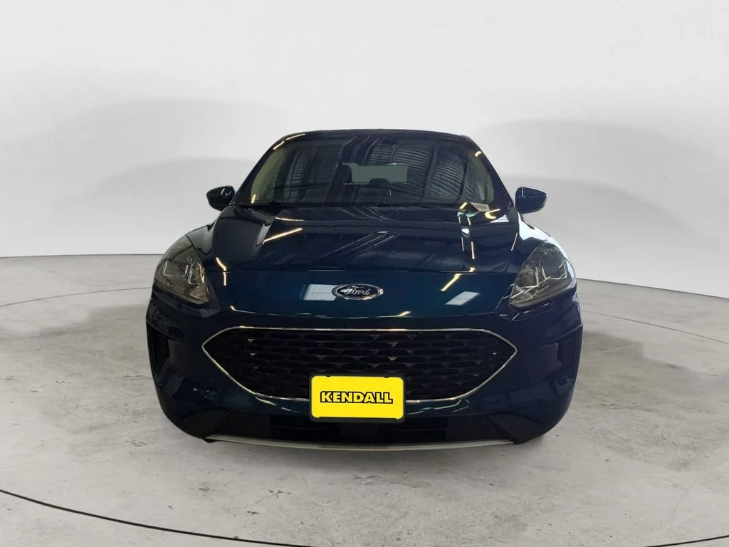 Used 2020 Green Ford SE image 2