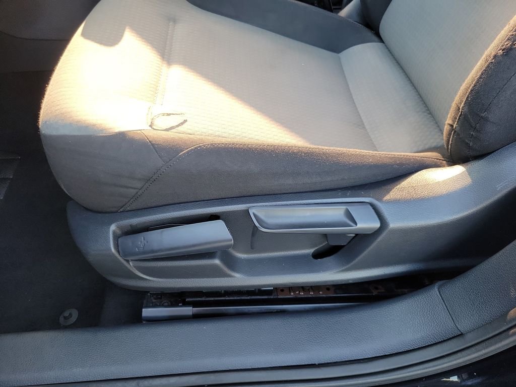Used 2018  Volkswagen 1.4T S image 14