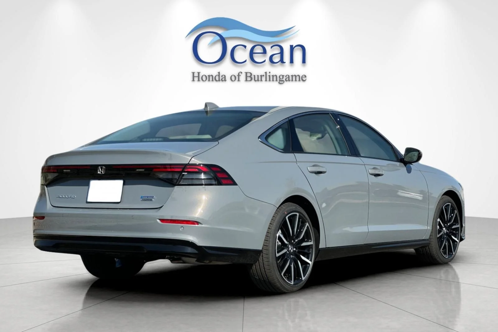 New 2026 Urban Gray Pearl Honda Touring image 4