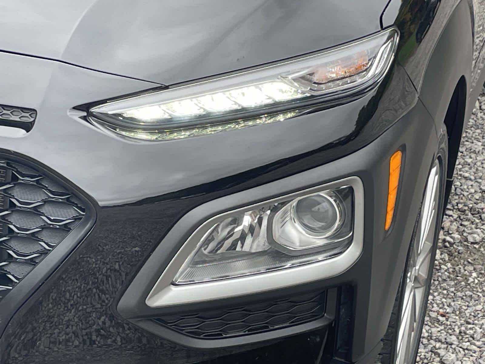 Used 2018 Ultra Black Hyundai SEL image 18