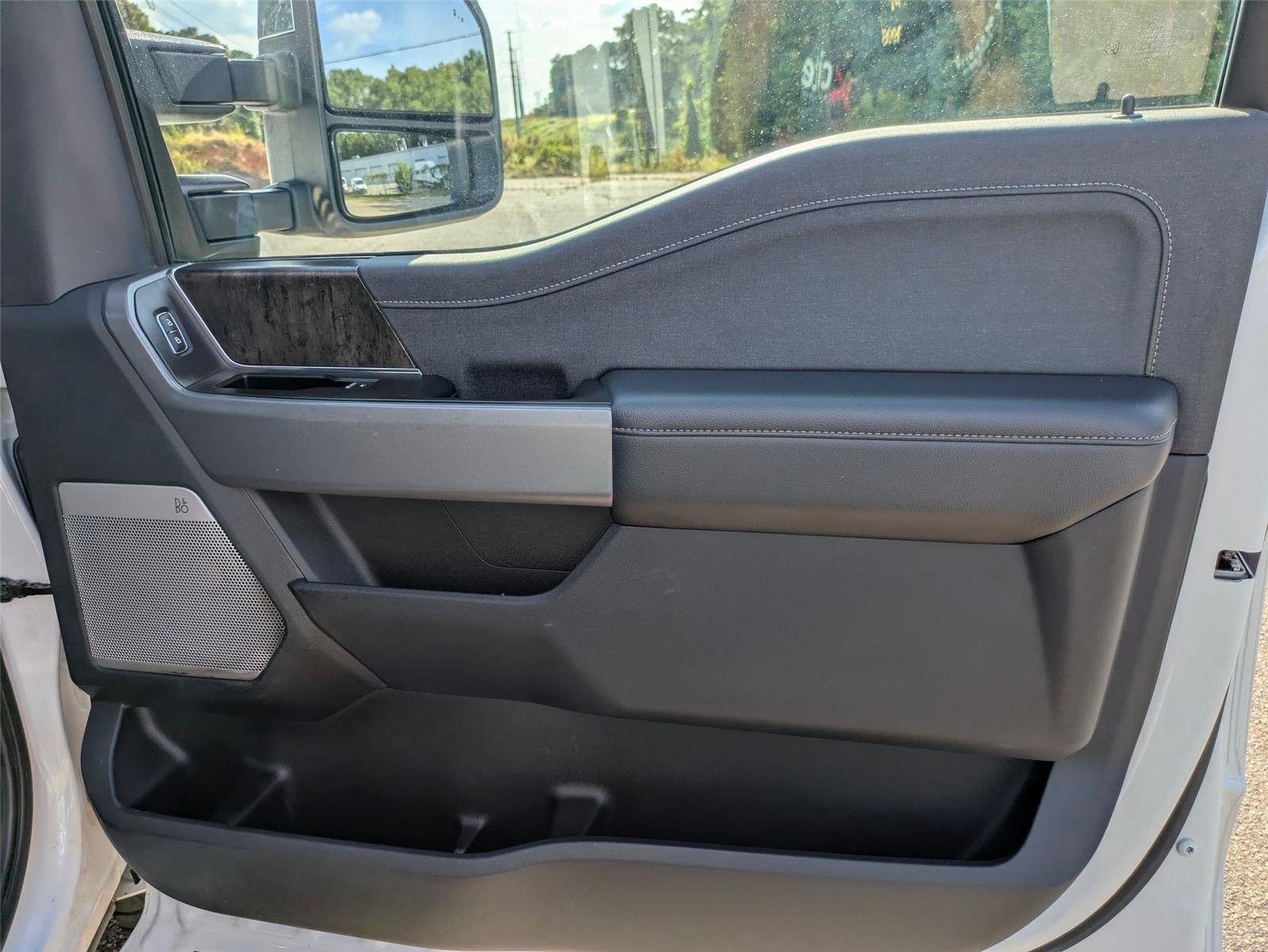 Used 2023 Oxford White Ford LARIAT image 32