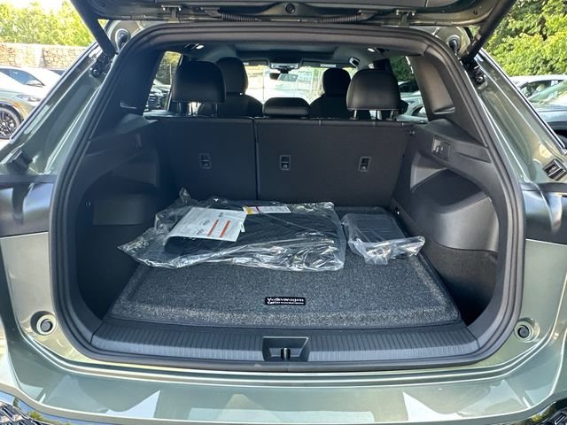 New 2026 Green Volkswagen 2.0T SE R-Line Black image 18