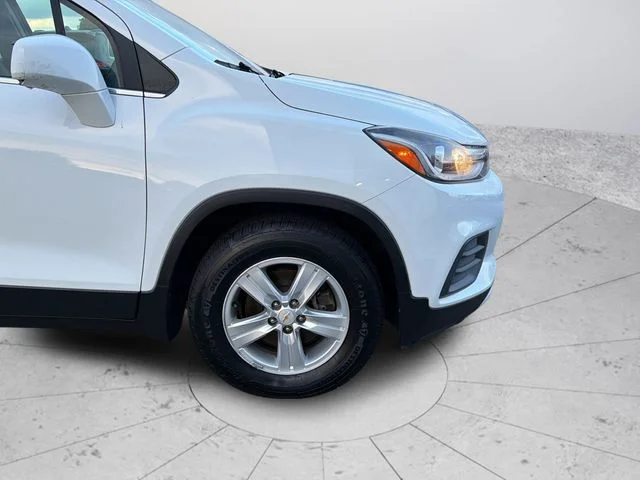 Used 2017 White Chevrolet LT image 33