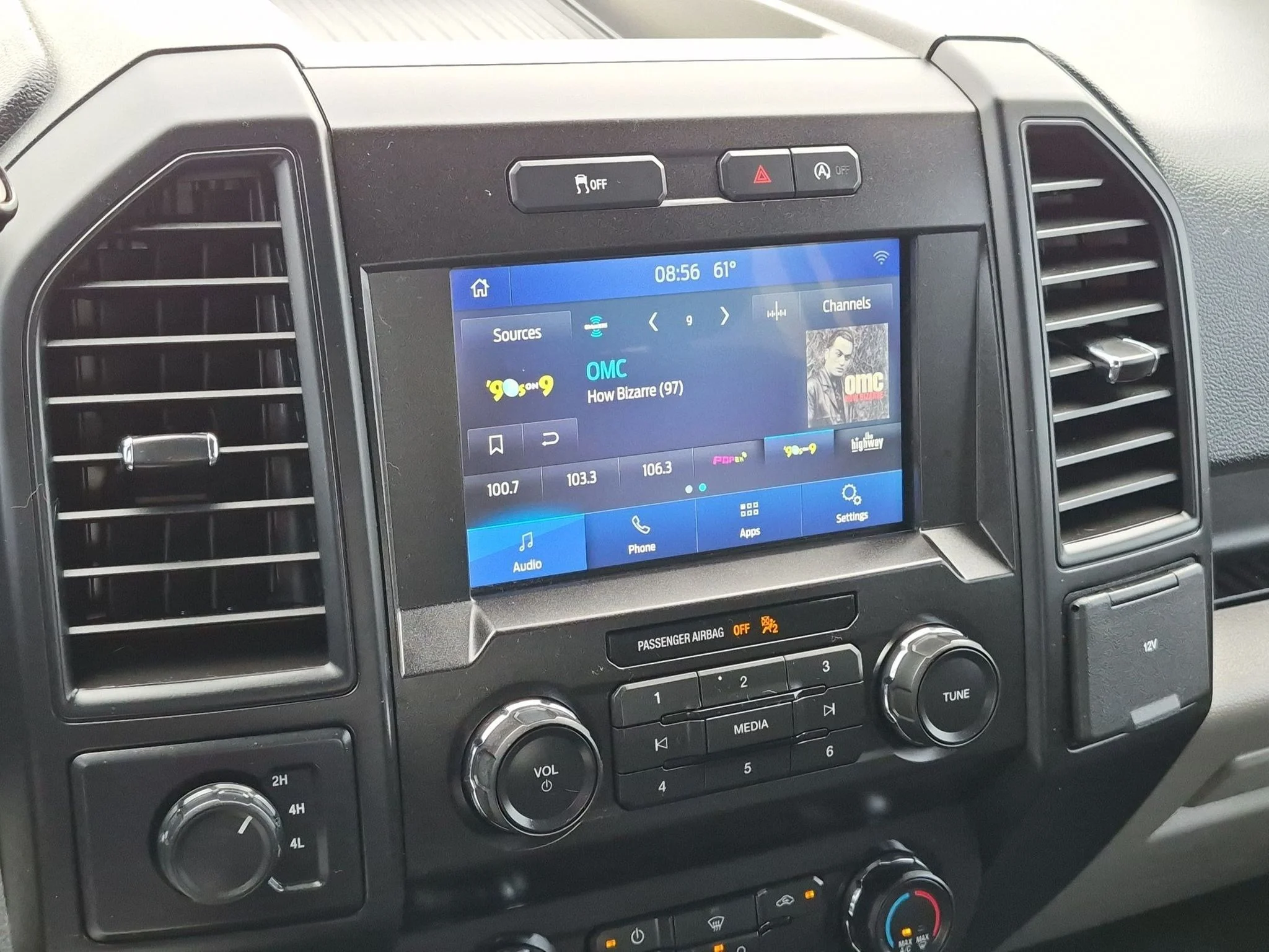 Used 2019 Magnetic Metallic Ford XL image 13