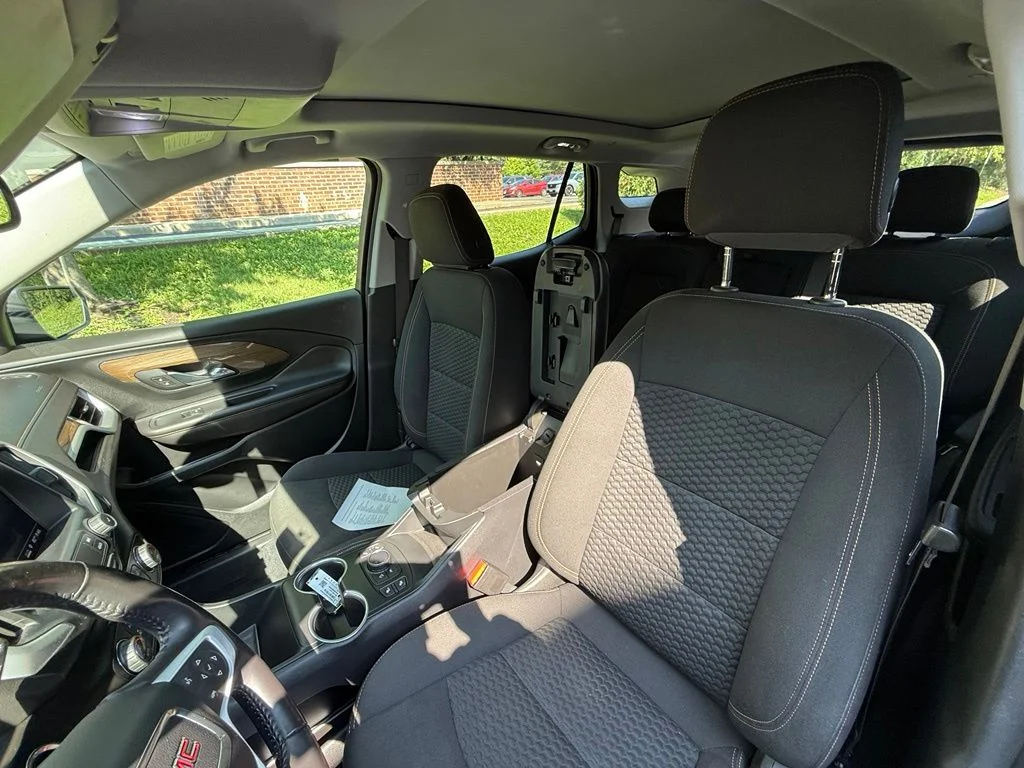 Used 2021 Gray GMC SLE image 24
