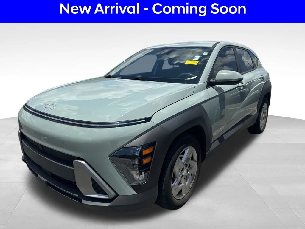Certified Used 2024 Green Hyundai SE image 1