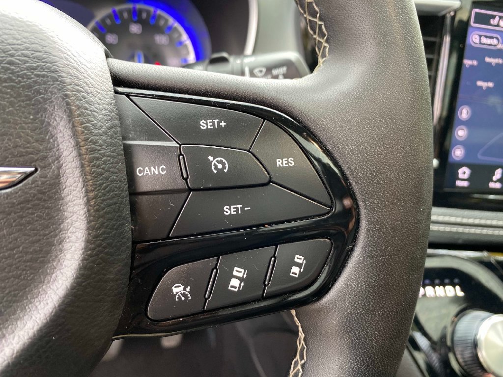 Used 2025 Black Chrysler Limited image 21