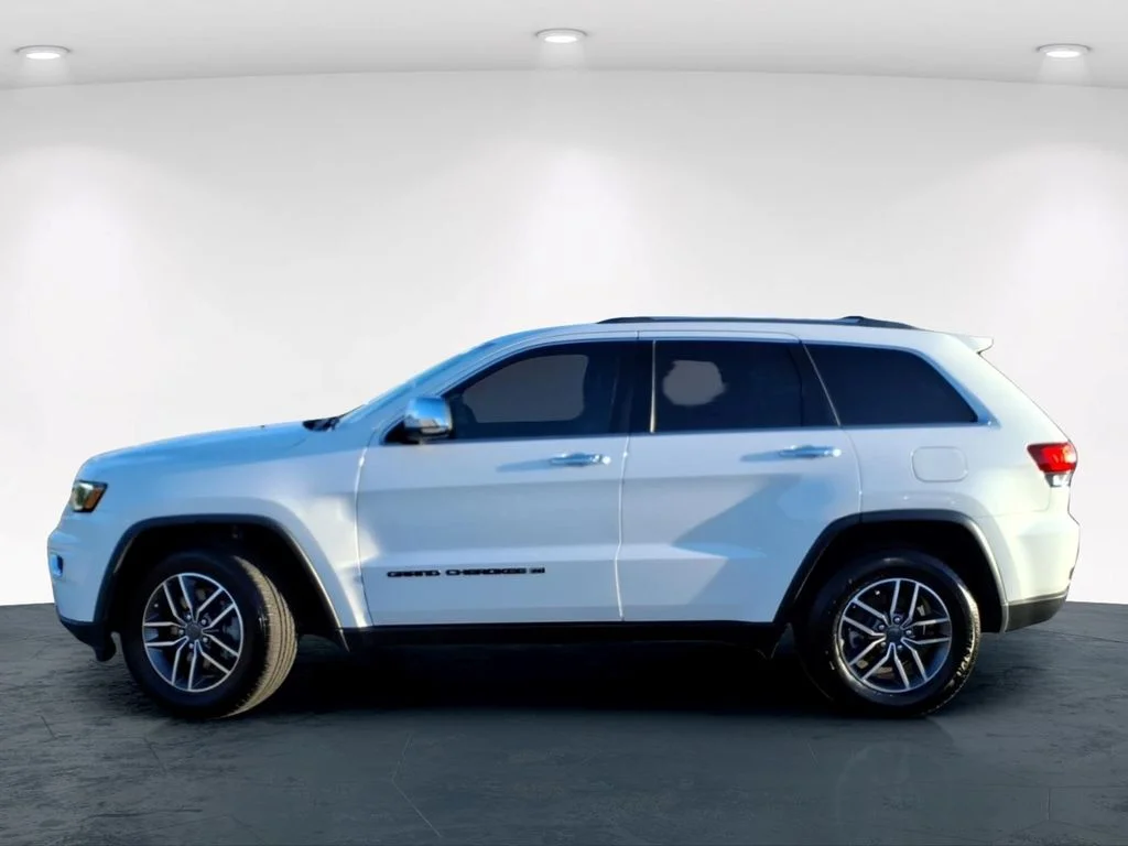 Used 2022 White Jeep Limited image 16