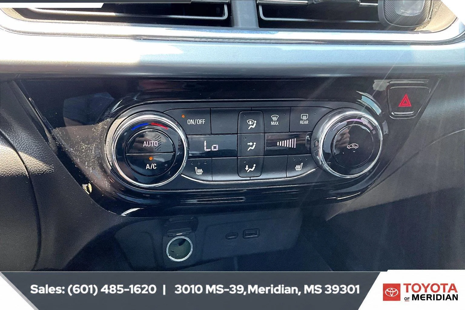 Used 2024 Mosaic Black Metallic Chevrolet LT image 22